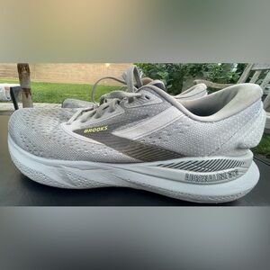 Brooks Adrenaline GTS 24 Men's Running Shoes - Light Gray with Yellow Accents